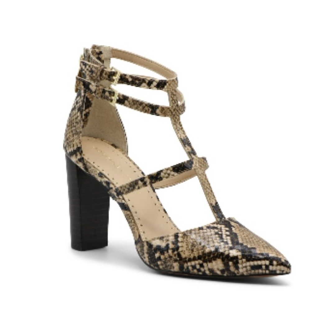 Adrienne Vittadini Nocerna T-
Strap Snake Embossed Pointed size 6